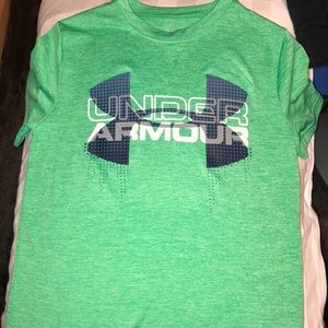 Under Armour Boys shirt